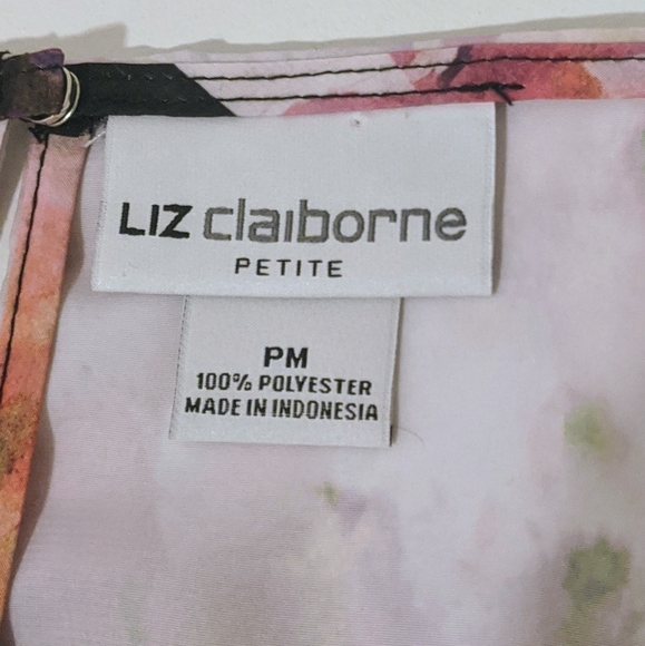 NWT Liz Claiborne multi flower med petite shirt - Picture 3 of 6